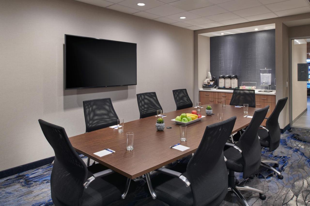 Fairfield & By Marriott Chicago O'hare 3*