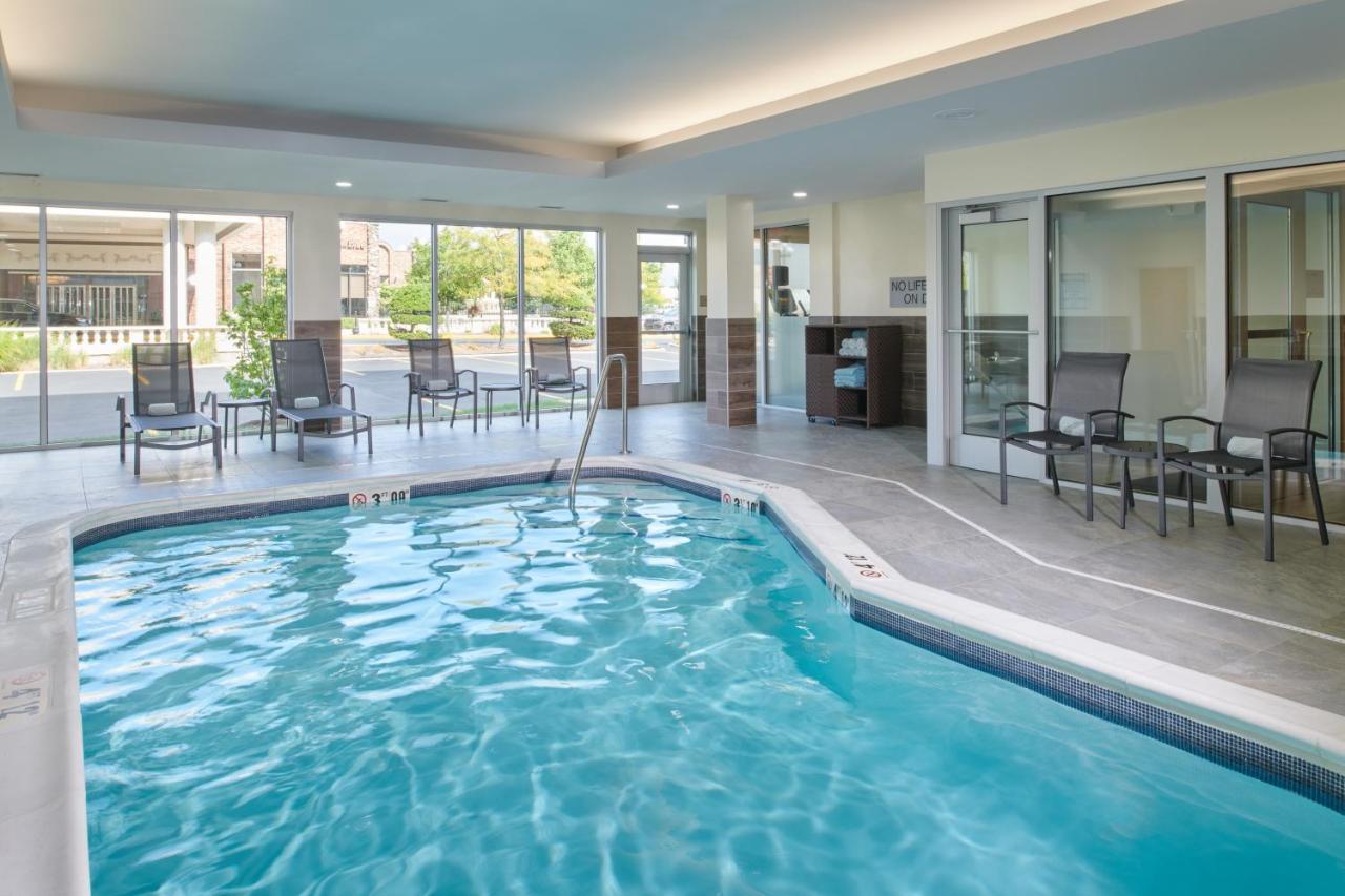 Fairfield & By Marriott Chicago O'hare Hotel
