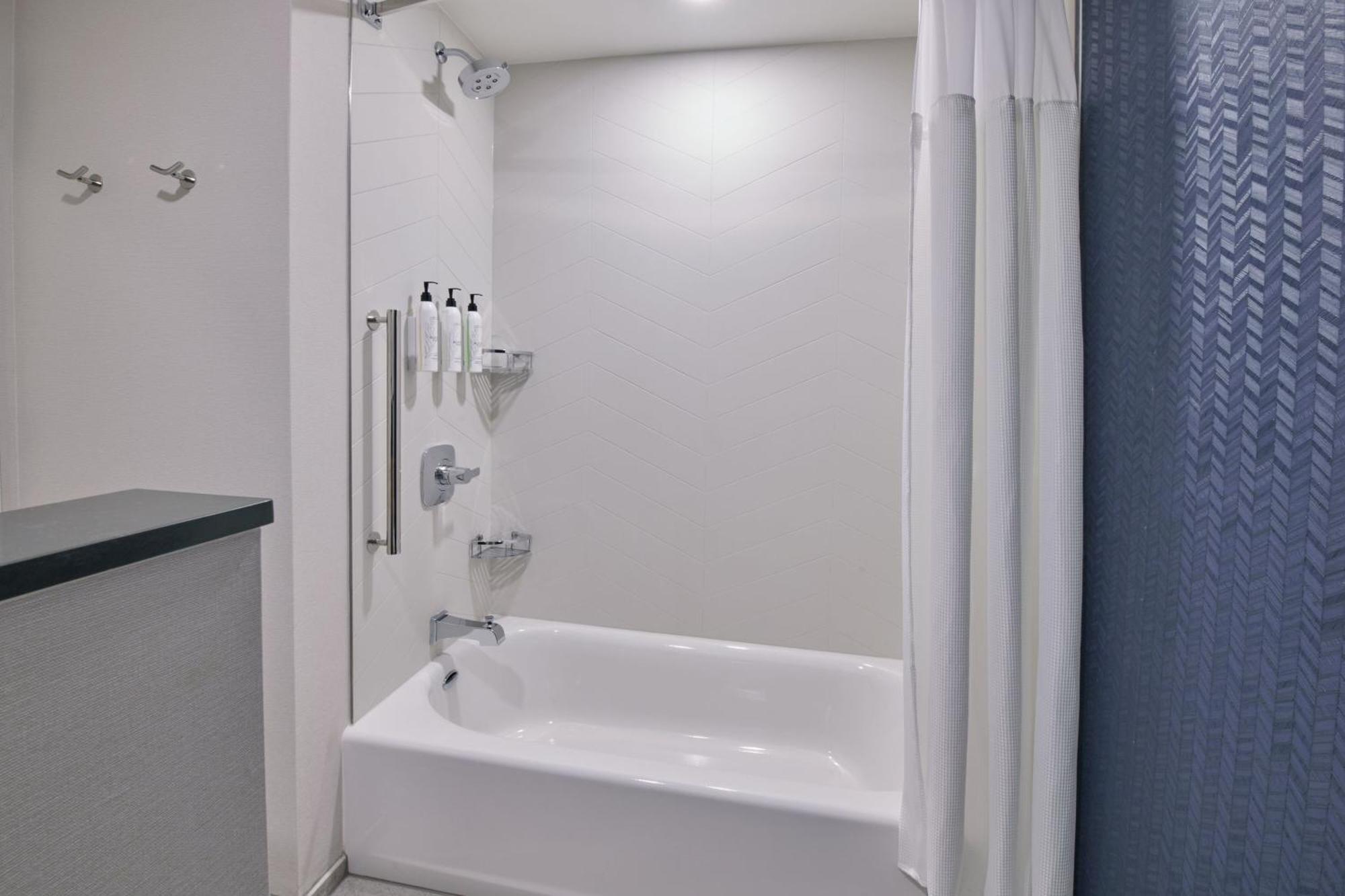 Fairfield & By Marriott Chicago O'hare 3*